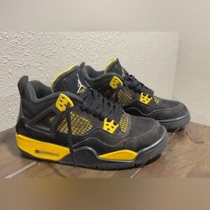Nike Air Jordan 4 Retro "Thunder"